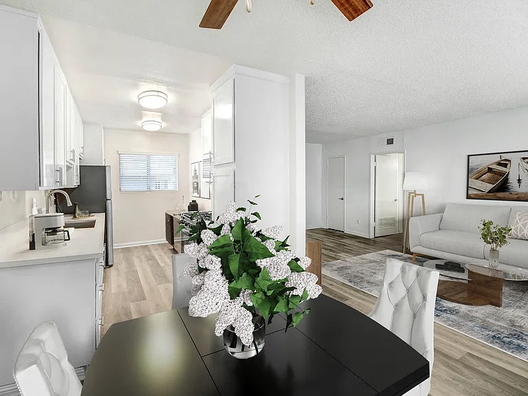 13157 Riverside Dr — Photo 20