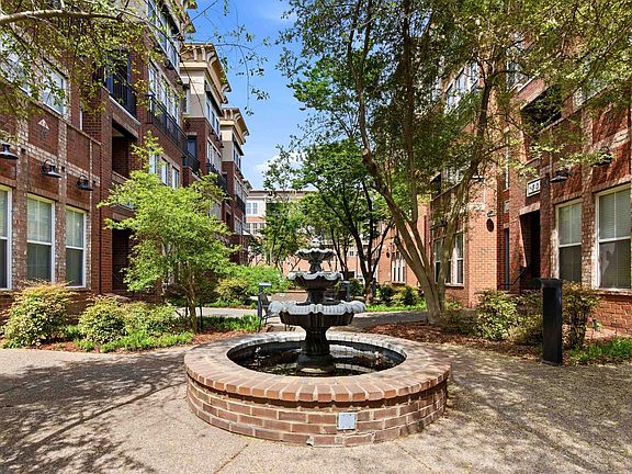 2nd image of 75 Shoemaker Ct APT 105