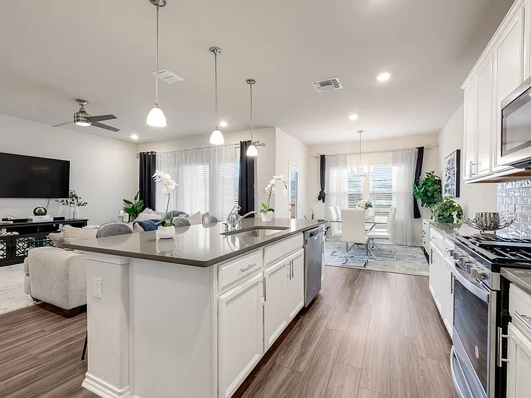9015 Sage Pond — Photo 8