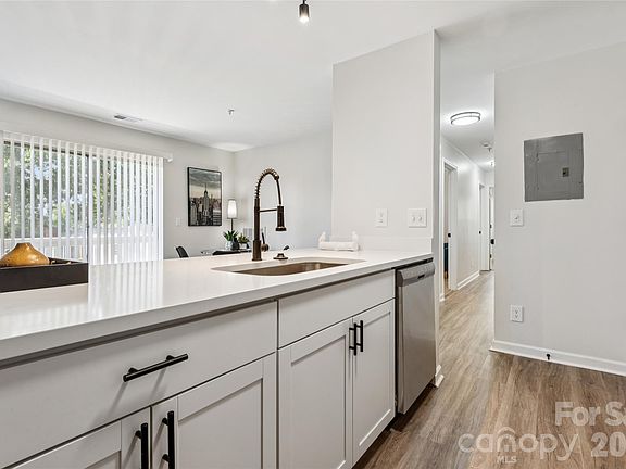 5th image of 1638 Arlyn Cir APT G