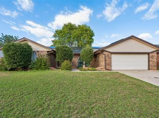 145 W Meade Dr, Yukon, OK 73099