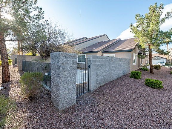 5th image of 10323 Juniper Creek Ln