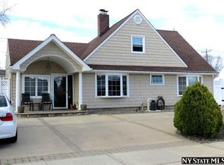 67 Flamingo Rd, Levittown, NY 11756