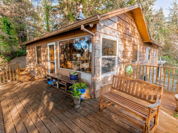 29845 N Bayview Blvd, Rockaway Beach, OR 97136