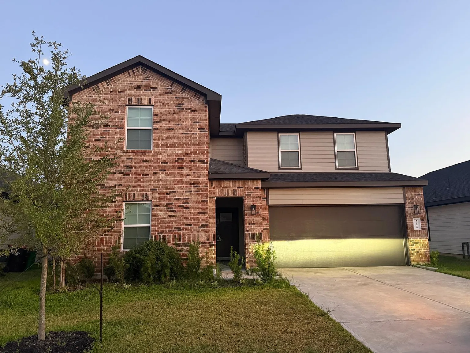 4 bed, 2482 sqft, $2,700 — Photo 1