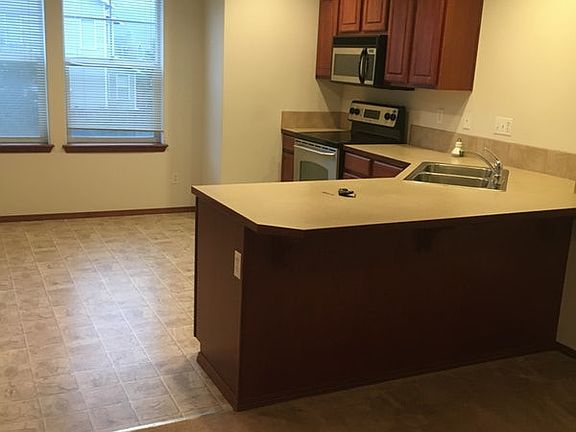 4th image of 5315 151st Avenue Ct E APT 102