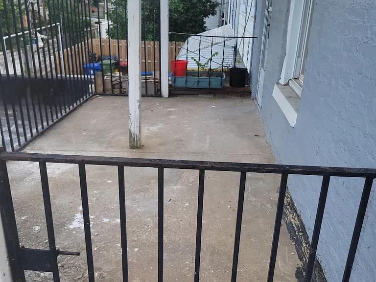 401 S Macon St #2 — Photo 5