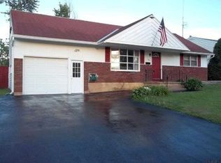 102 Pinehurst Pl, Schenectady, NY 12304