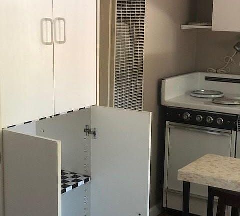 3rd image of 1556 Larkspur Dr #1
