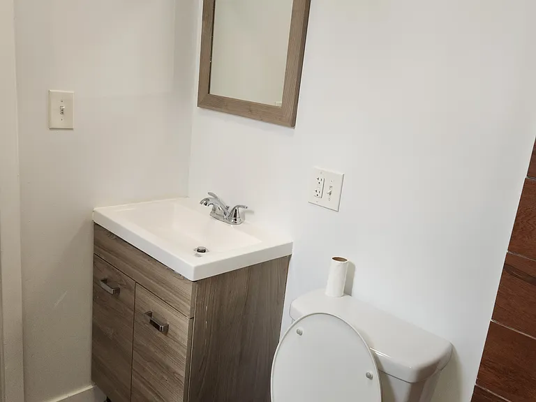 1706 Saint Charles Rd #2C — Photo 3