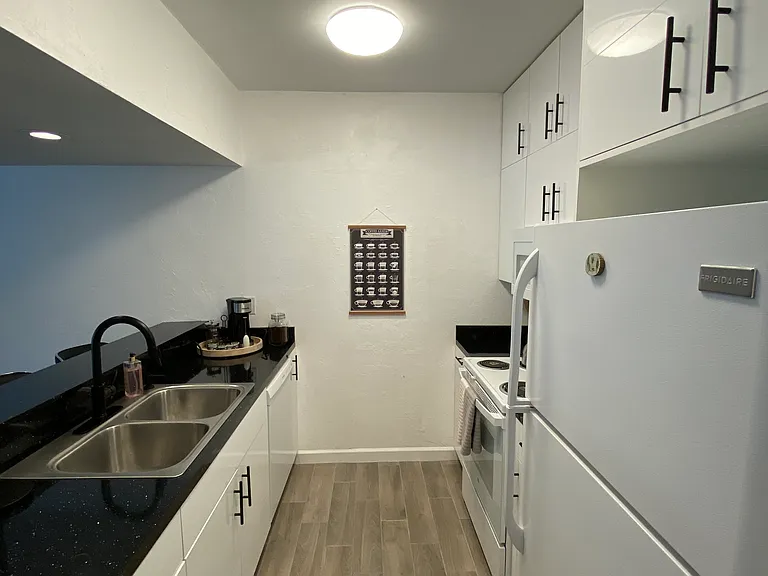 507 Maple Leaf Ct #1 — Photo 7