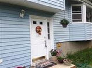 15 Country Ln, Mahopac, NY 10541