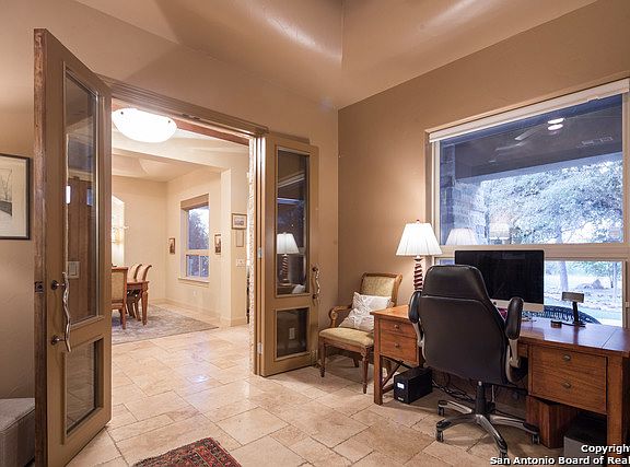 5th image of 724 Oak Bluff Trl