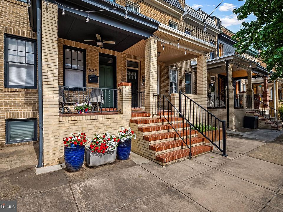 1st image of 609 Grundy St