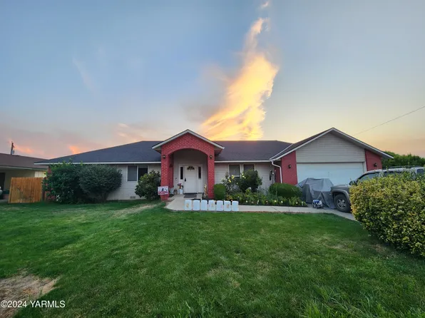 301 Berger Ln, Toppenish, WA 98948