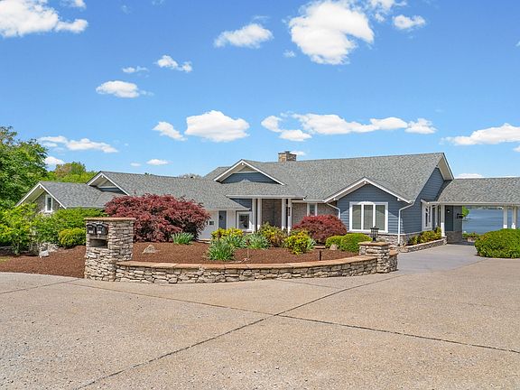 3rd image of 4568 Blue Springs Rd