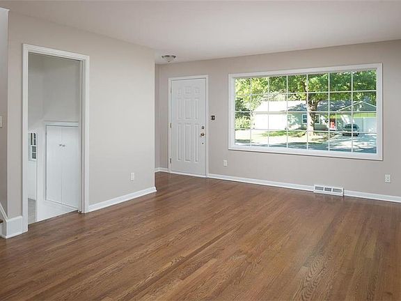 5th image of 10009 Horton Dr