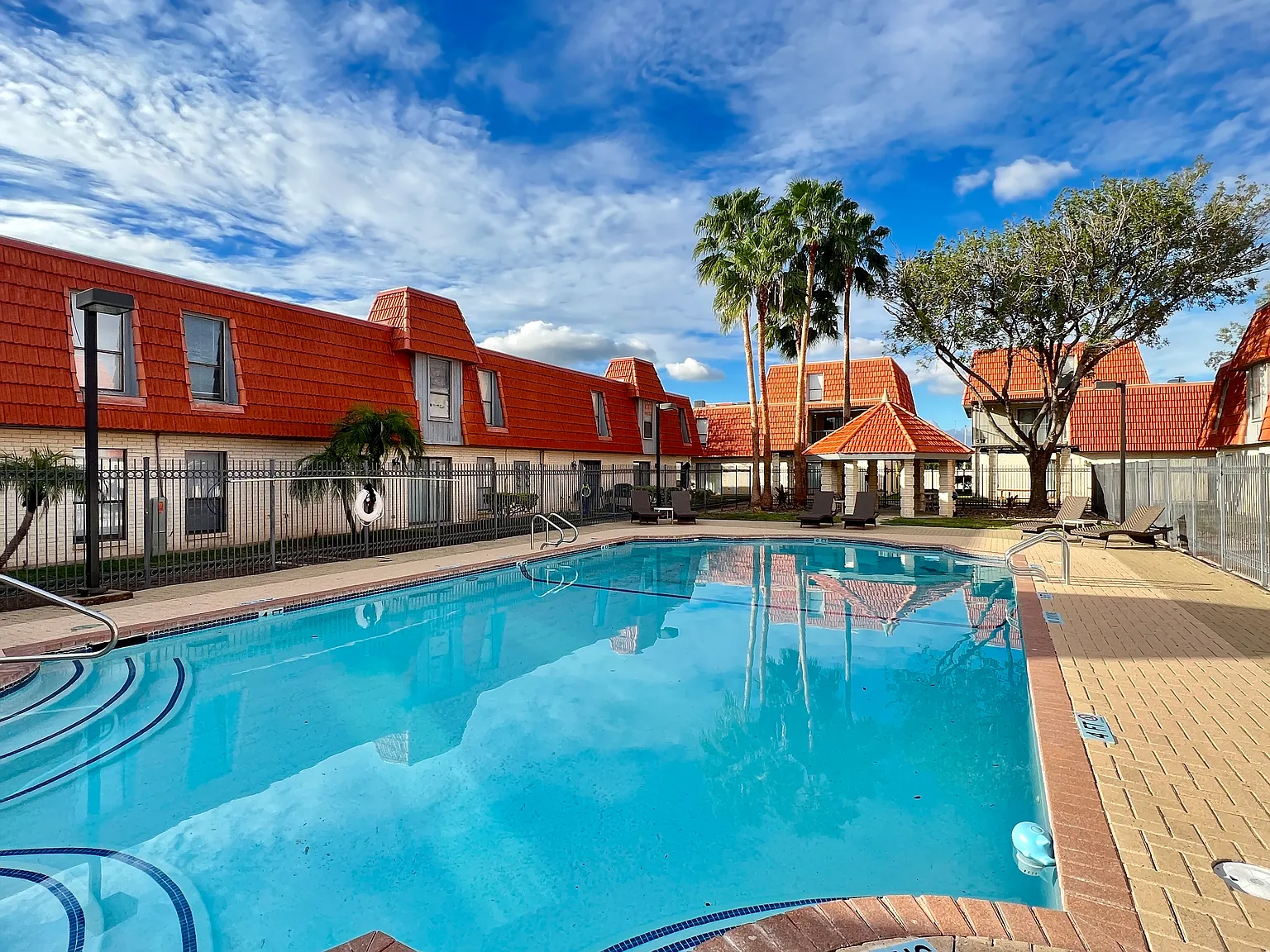 Vintage Square Apartments, McAllen, TX — Photo 3