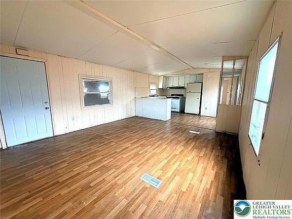 5th image of 9825 Davies Dr #7