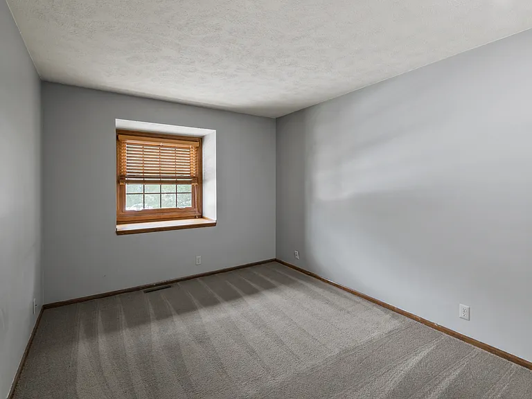 904 Edgewood Blvd — Photo 32