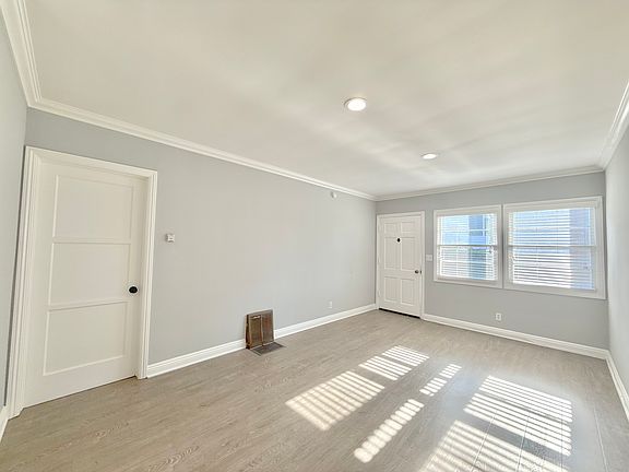 5th image of 834 1/2 N Coronado St