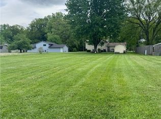 Wayne St, Elyria, OH 44035