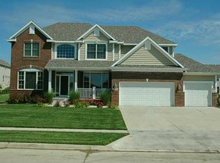 15433 Ridgemont Dr, Urbandale, IA 50323