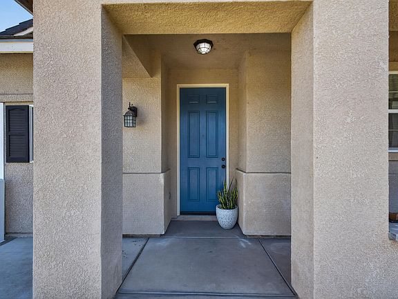 5th image of 964 Maple Valley Way