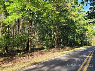 2 Eaker Rd, Bessemer City, NC 28016