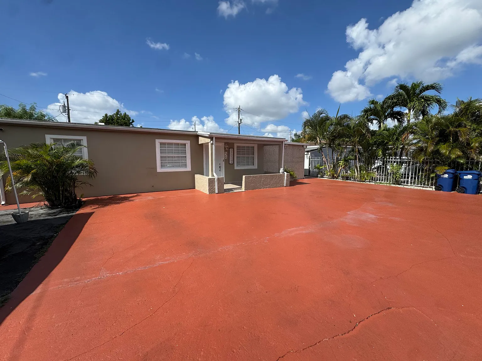 3 bed, 1.0 bath, 2081 sqft, $2,500 — Photo 3