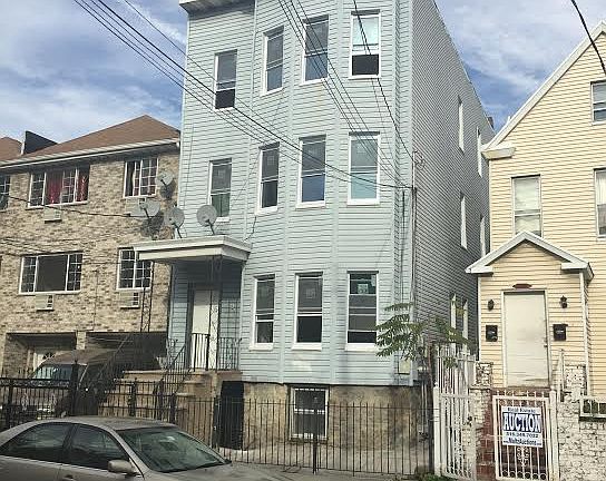 5th image of 1736 Van Buren St