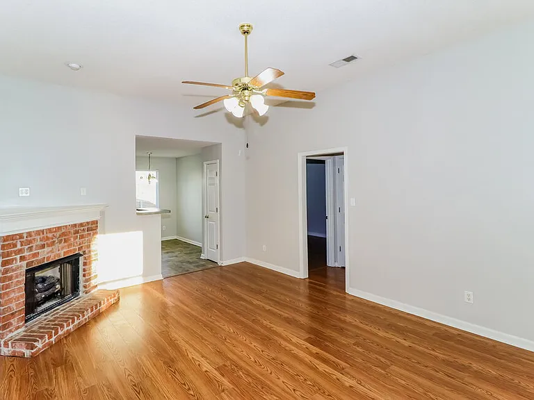 2806 Breezy Ridge Trl — Photo 5