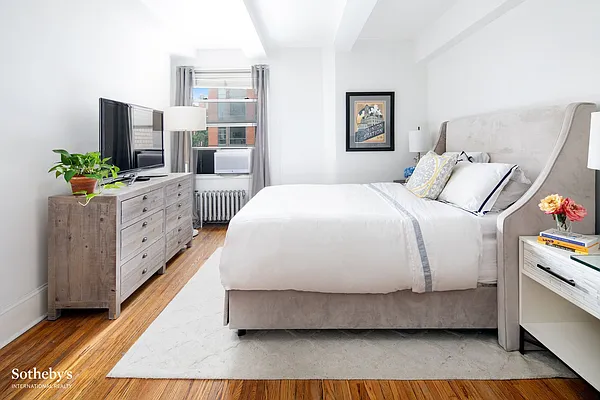 Sold by Sotheby's International Realty | media 7