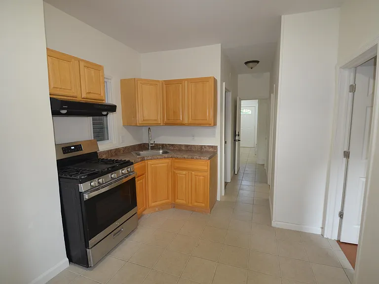 241 Randolph Ave #1 — Photo 9