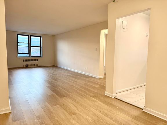 5th image of 2400 E 3rd St APT 403
