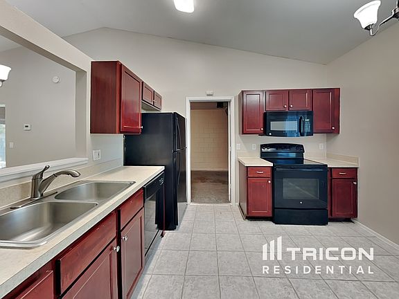 4th image of 7703 Lakeside Woods Dr