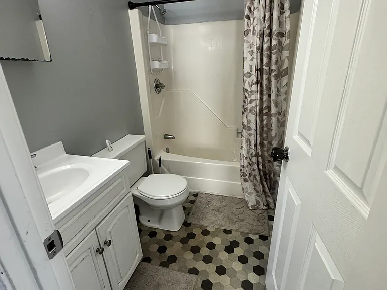 1627 Braley Rd #104 — Photo 5