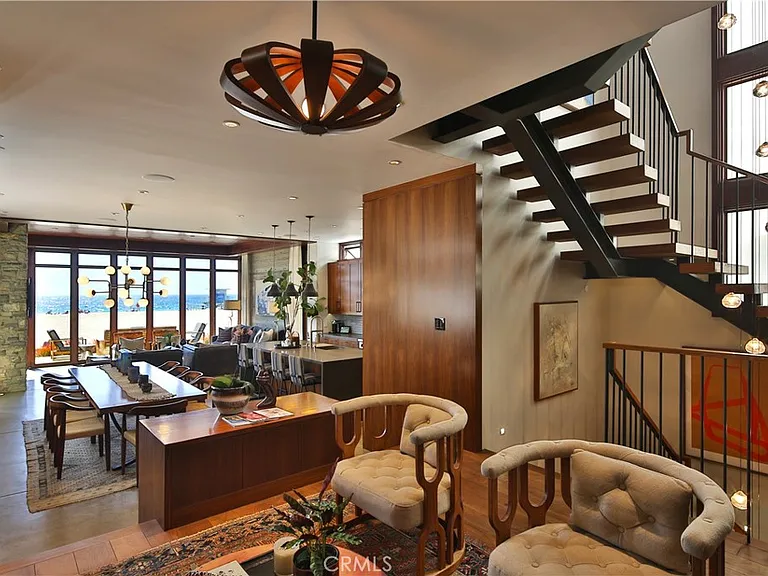 3124 The Strand — Photo 9
