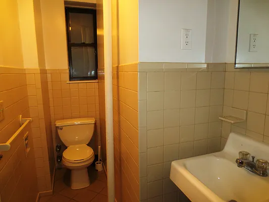 Rented by Waverly Realty Associates | media 36