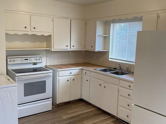 2nd image of 1018 31st Ave