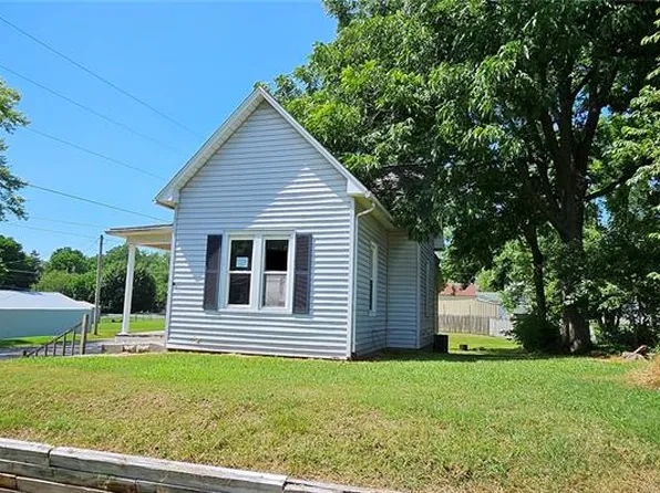 718 2nd St W, Scott City, MO 63780