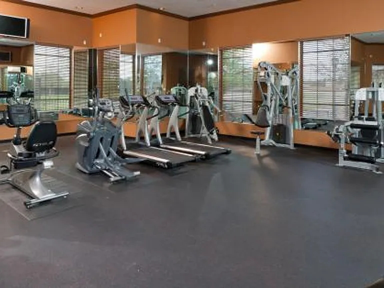 3720 Messina Dr — Photo 70