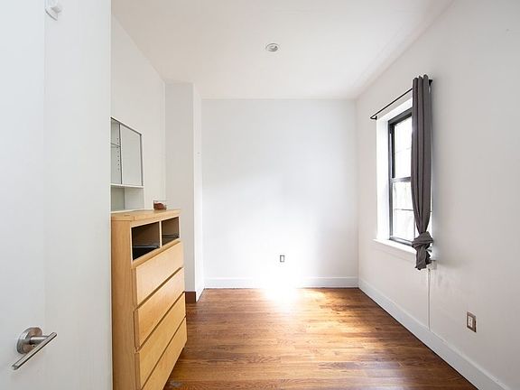 3rd image of 116 Jefferson St #1