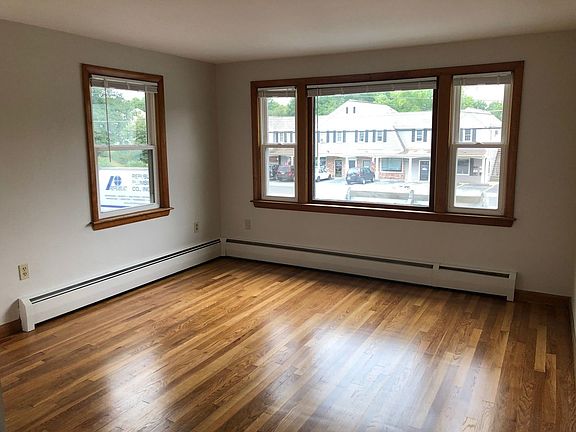 3rd image of 155 Main St #2R