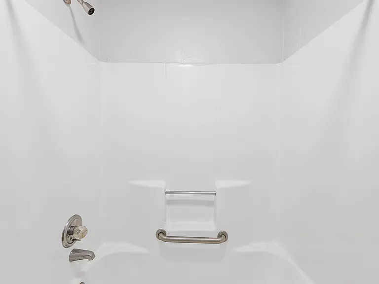 Newcastle Apartments — Photo 97