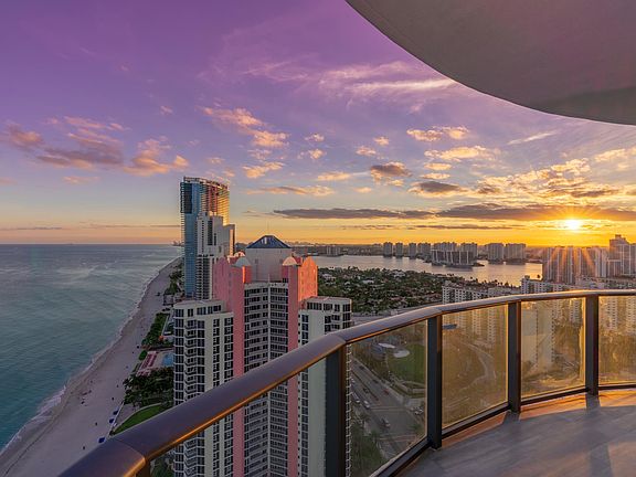 4th image of 19575 Collins Ave Unit 29