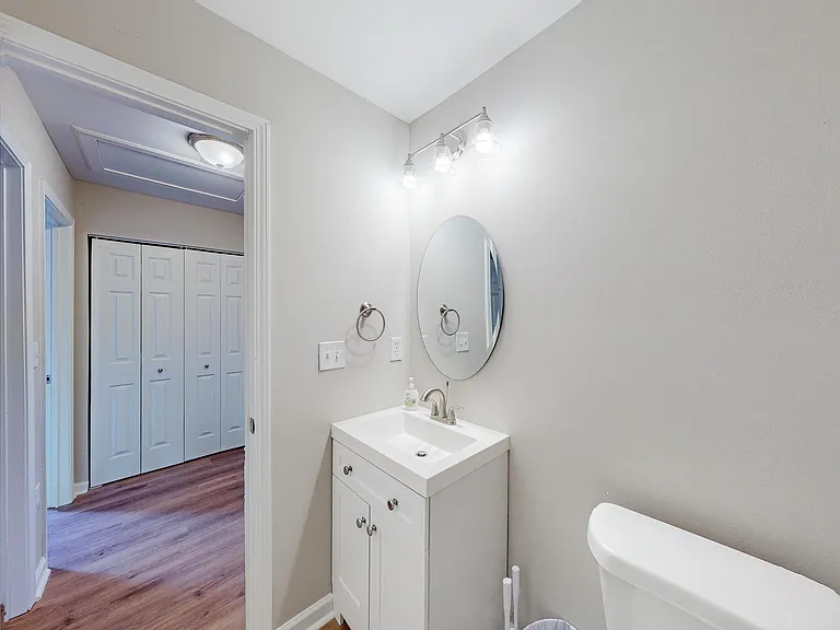 Shenta Oak Dr — Photo 4