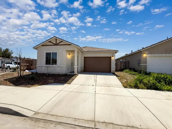 509 Sandtrap Ln, Lemoore, CA 93245