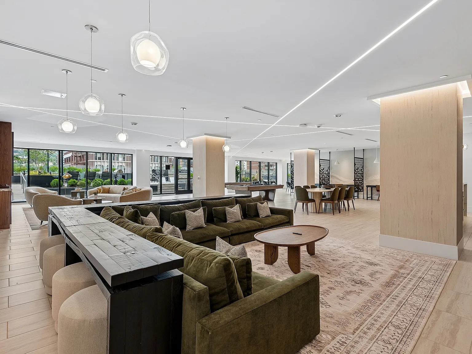 Seraph Luxury Downtown Apartments — Photo 2