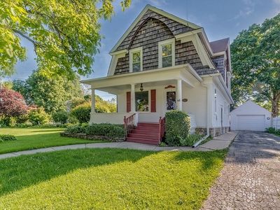 68 E Washington St, Oswego, IL, 60543